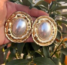 Load image into Gallery viewer, Oversized Statement Studs