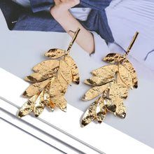 Load image into Gallery viewer, Gold Leaf Earring